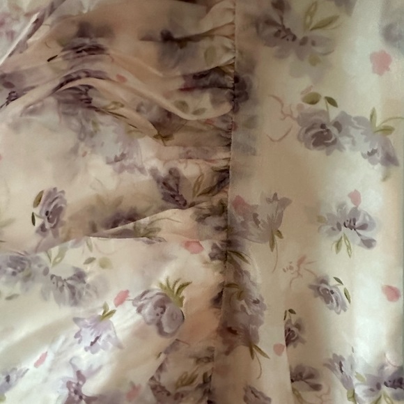 NWT VICI ONCE UPON A LOVE FLORAL CHIFFON FLUTTER SLEEVE MINI DRESS - Picture 2 of 6